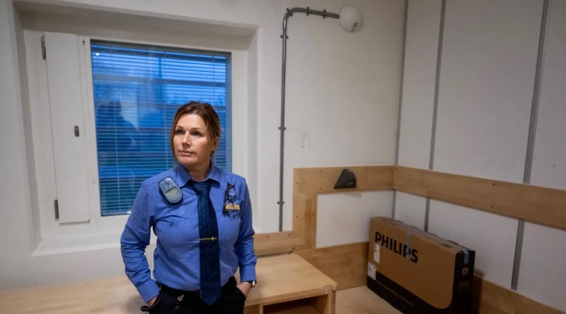 På anstalten i Rosersberg förbereds avdelningar för barn ner till 13 år, som dömts för grova brott. Kriminalvårdsinspektör Pia Wihlborg är med och leder projektet. Foto: Christine Olsson/TT